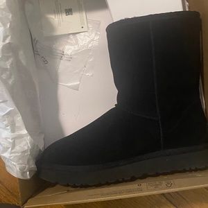 Black Ugg boots